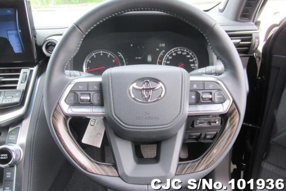 Toyota Land Cruiser in Black for Sale Image 10