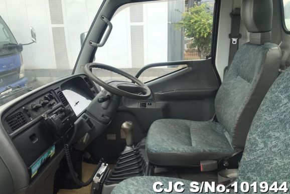 Mitsubishi Canter in Green for Sale Image 15