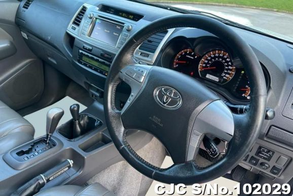 Toyota Hilux in White for Sale Image 10
