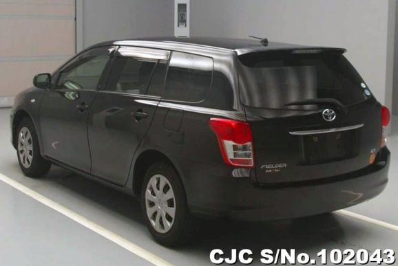 Toyota Corolla Fielder in Black for Sale Image 2