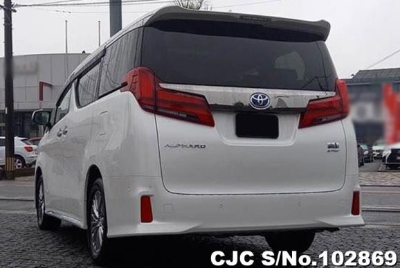 Toyota Alphard in White for Sale Image 2