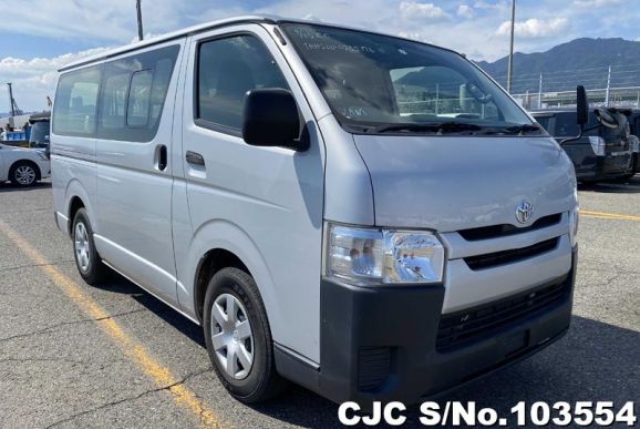 2017 Toyota / Hiace Stock No. 103554