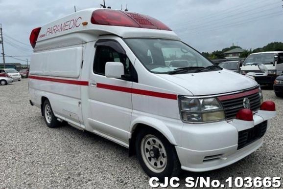 Nissan Elgrand in White for Sale Image 0