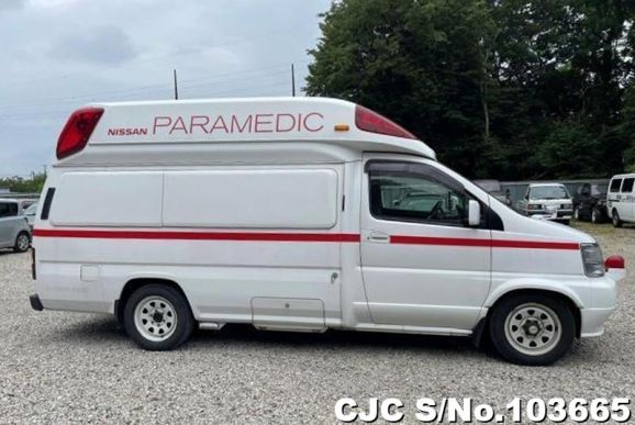 Nissan Elgrand in White for Sale Image 6