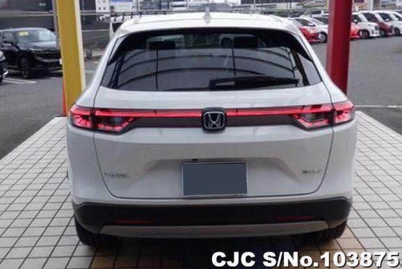 Honda Vezel in White for Sale Image 1