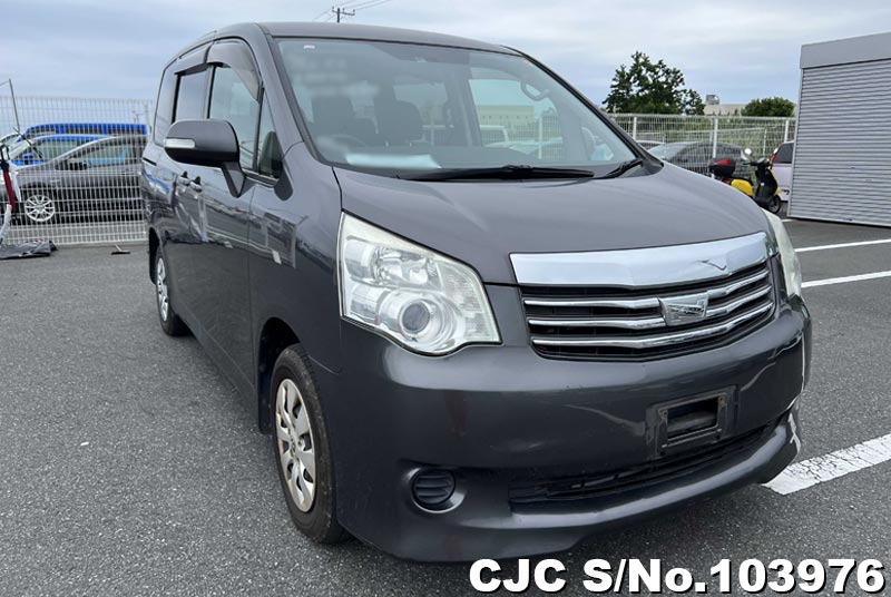 2013 Toyota Noah Gray for sale | Stock No. 103976 | Japanese Used