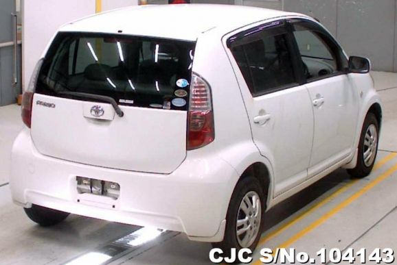 Toyota Passo in White for Sale Image 1