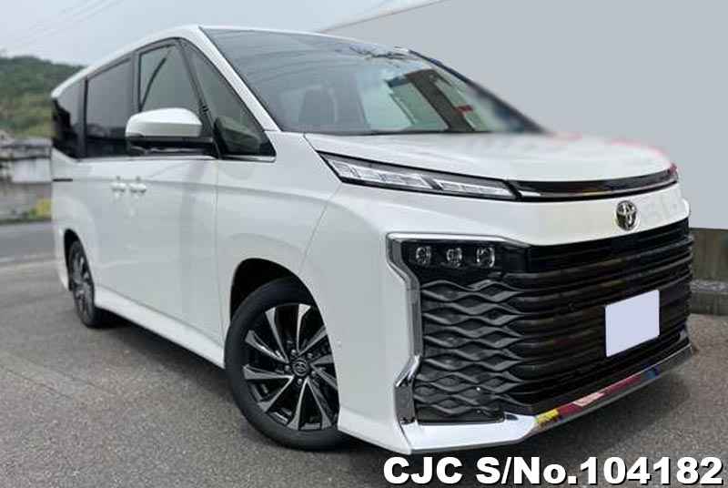 Тойота voxy 2022