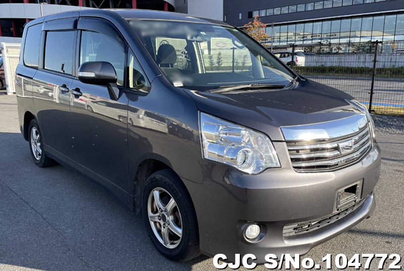 2013 Toyota Noah Gray for sale | Stock No. 104772 | Japanese Used