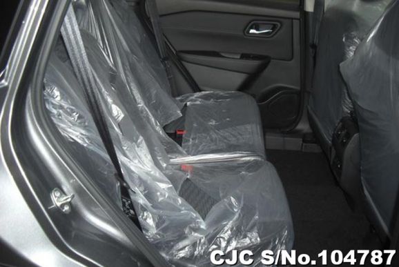 Nissan X-Trail in Gray for Sale Image 4