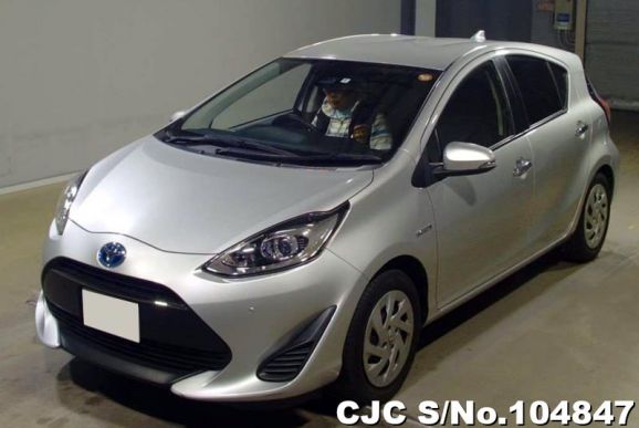 Toyota Aqua in Silver for Sale Image 3