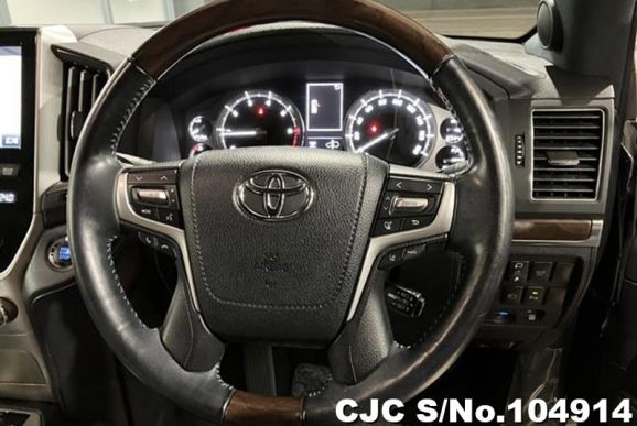 Toyota Land Cruiser in Black for Sale Image 10