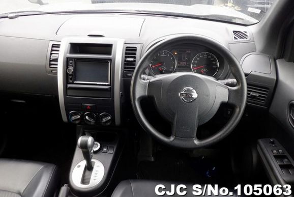 Nissan X-Trail in Gray for Sale Image 9