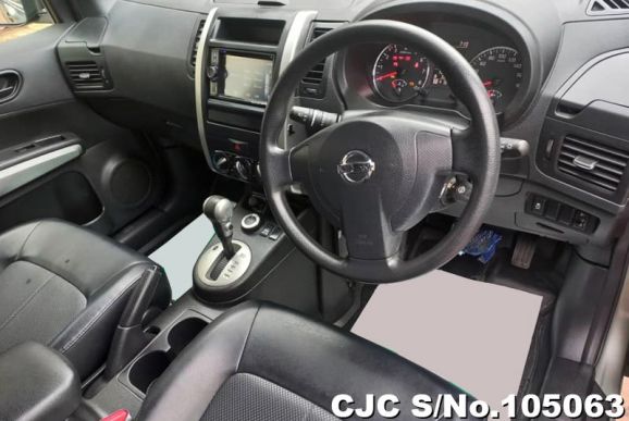 Nissan X-Trail in Gray for Sale Image 10