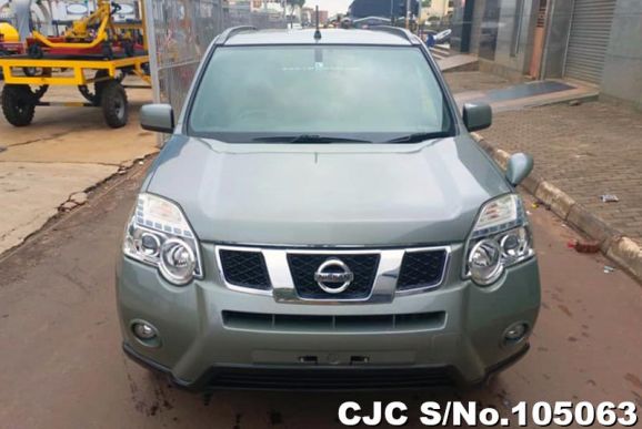 Nissan X-Trail in Gray for Sale Image 6