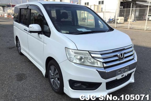 2013 Honda / Step Wagon Stock No. 105071