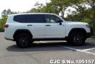 Toyota Land Cruiser in Pearl White for Sale Image 6