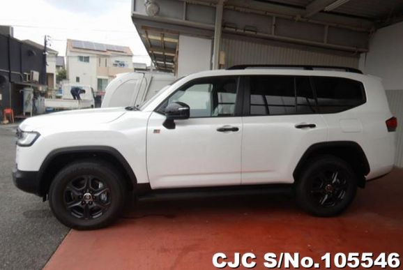 Toyota Land Cruiser in Pearl for Sale Image 7