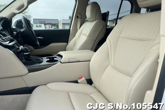 Toyota Land Cruiser in White for Sale Image 4