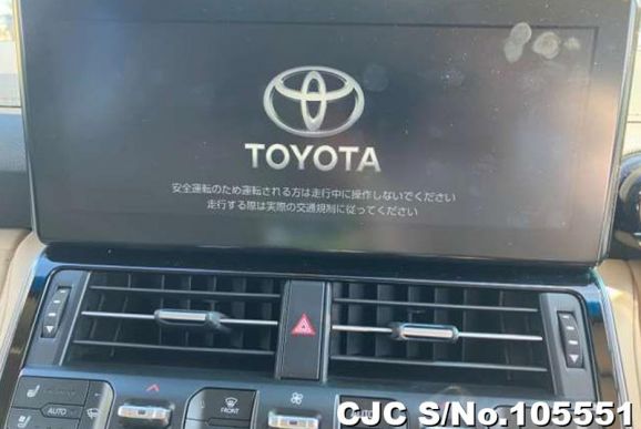 Toyota Land Cruiser in Pearl for Sale Image 9