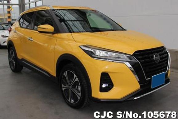 Nissan Kicks in Yellow for Sale Image 0
