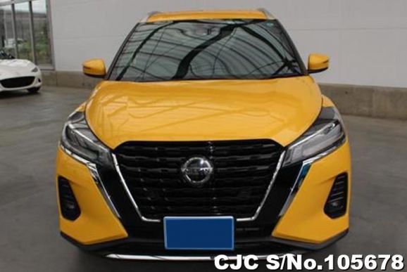 Nissan Kicks in Yellow for Sale Image 4