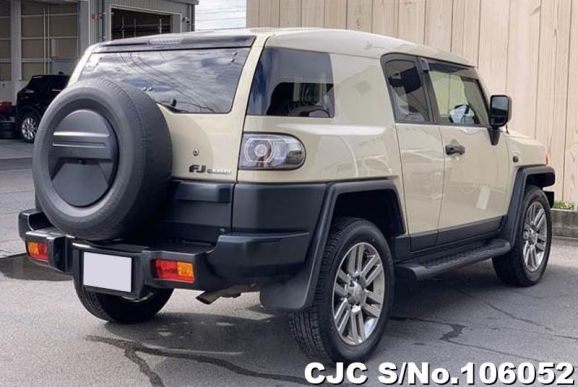 Toyota FJ Cruiser in Beige for Sale Image 2