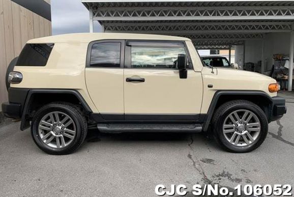Toyota FJ Cruiser in Beige for Sale Image 3