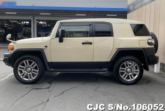 Toyota FJ Cruiser in Beige for Sale Image 4