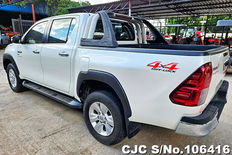 Toyota Hilux in White for Sale Image 1