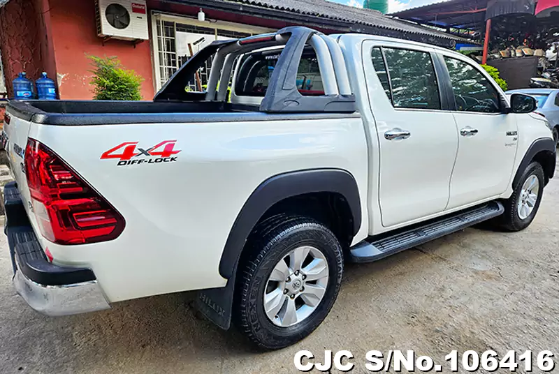 Toyota Hilux in White for Sale Image 2