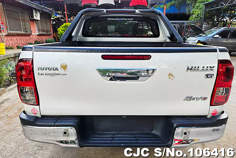 Toyota Hilux in White for Sale Image 5