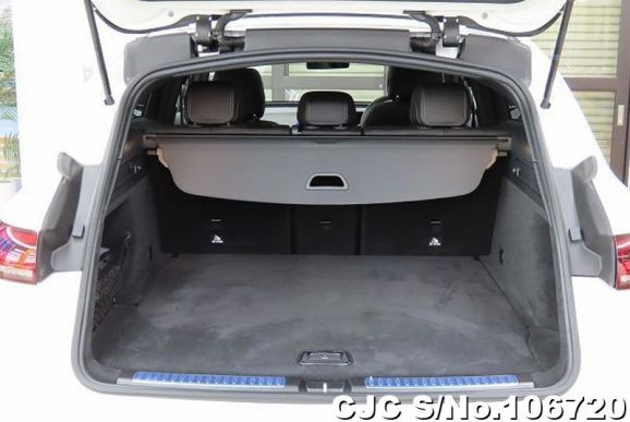 Mercedes Benz EQC 400 in White for Sale Image 8