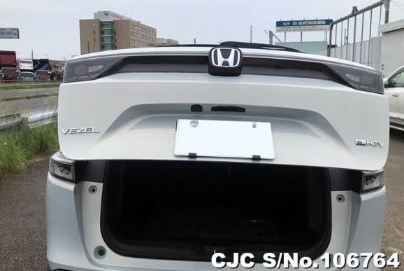 Honda Vezel in White for Sale Image 6