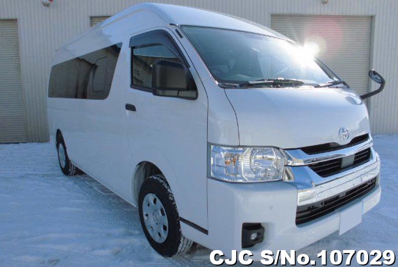 Toyota / Hiace 2023