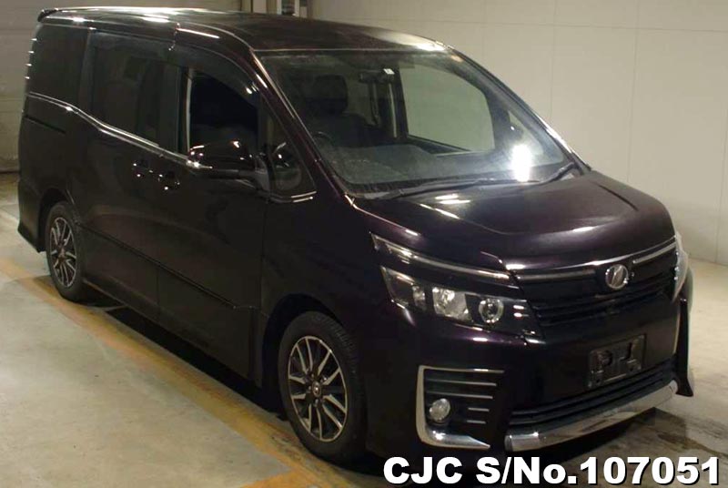Toyota / Voxy 2014