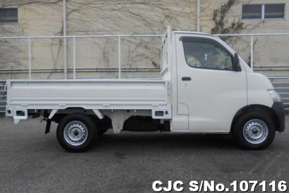 Toyota Liteace in White for Sale Image 5