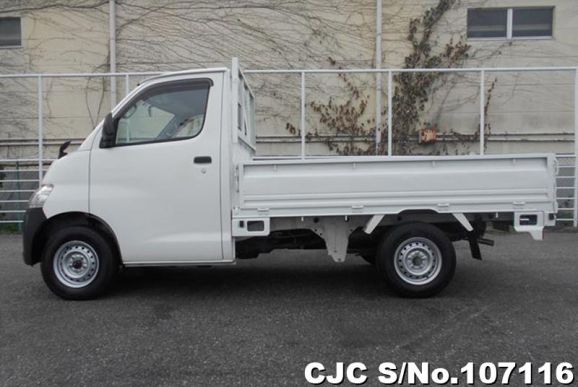 Toyota Liteace in White for Sale Image 6