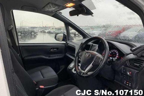 Toyota Voxy in Pearl for Sale Image 8