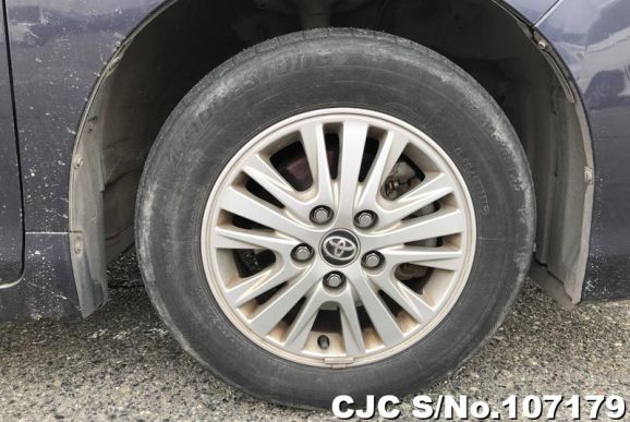 Toyota Voxy in Gray for Sale Image 15