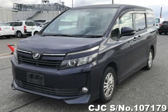 Toyota Voxy in Gray for Sale Image 3