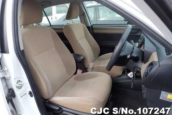 Toyota Corolla Axio in White for Sale Image 3