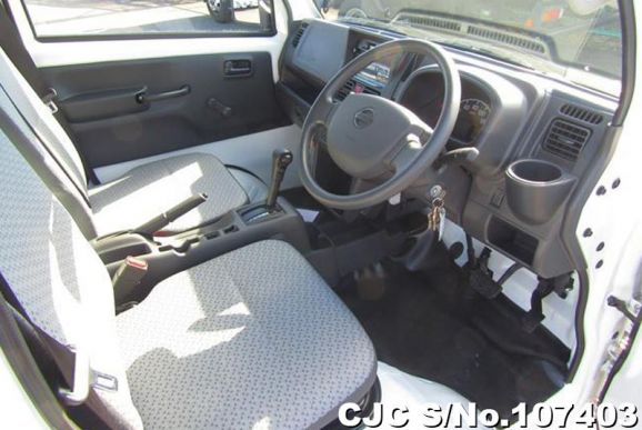 Nissan Clipper in White for Sale Image 9
