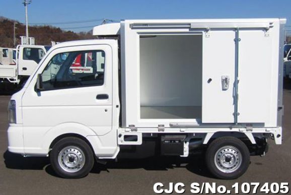 Nissan Clipper in White for Sale Image 7