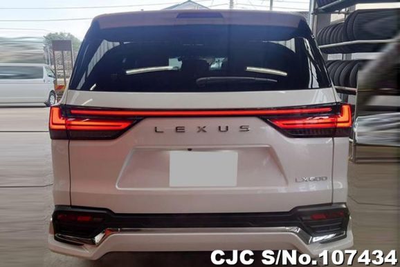 Lexus LX 600 in Pearl for Sale Image 2