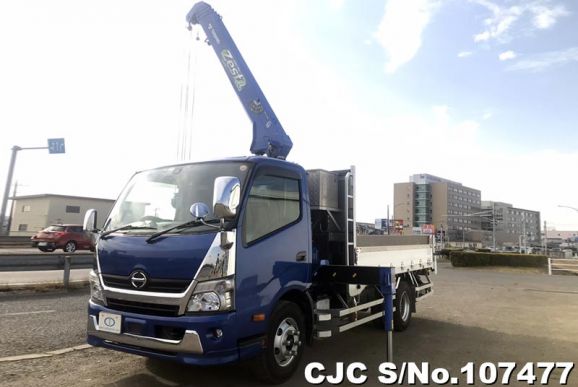Hino Dutro in Blue for Sale Image 7