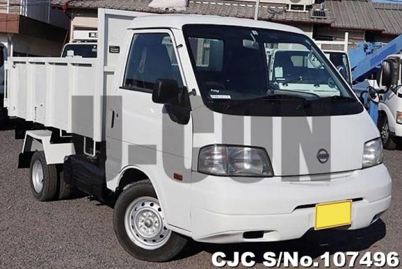 Nissan Vanette in White for Sale Image 2