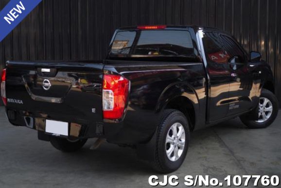 Nissan Navara in Black for Sale Image 3