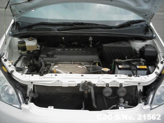 2002 Toyota / Ipsum Stock No. 21562