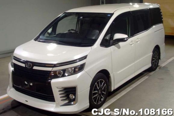 Toyota Voxy in white for Sale Image 3